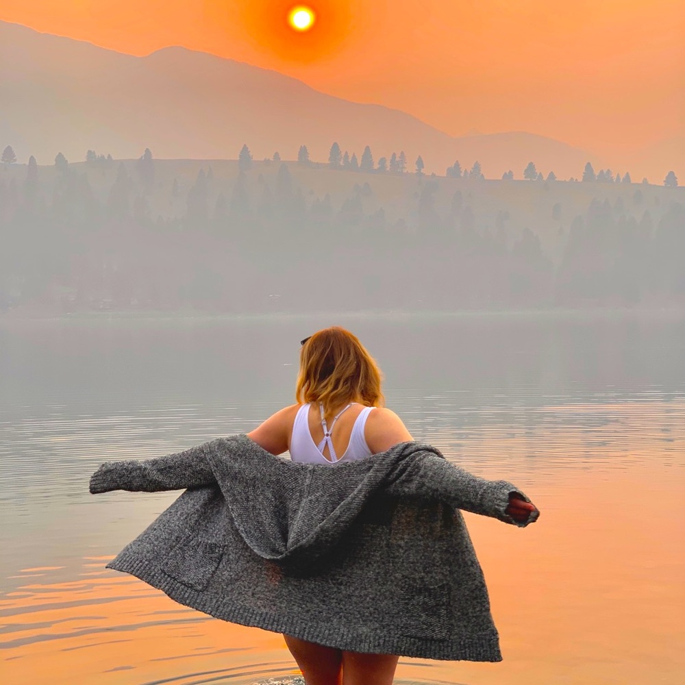 Meet your Posher, Caitlin